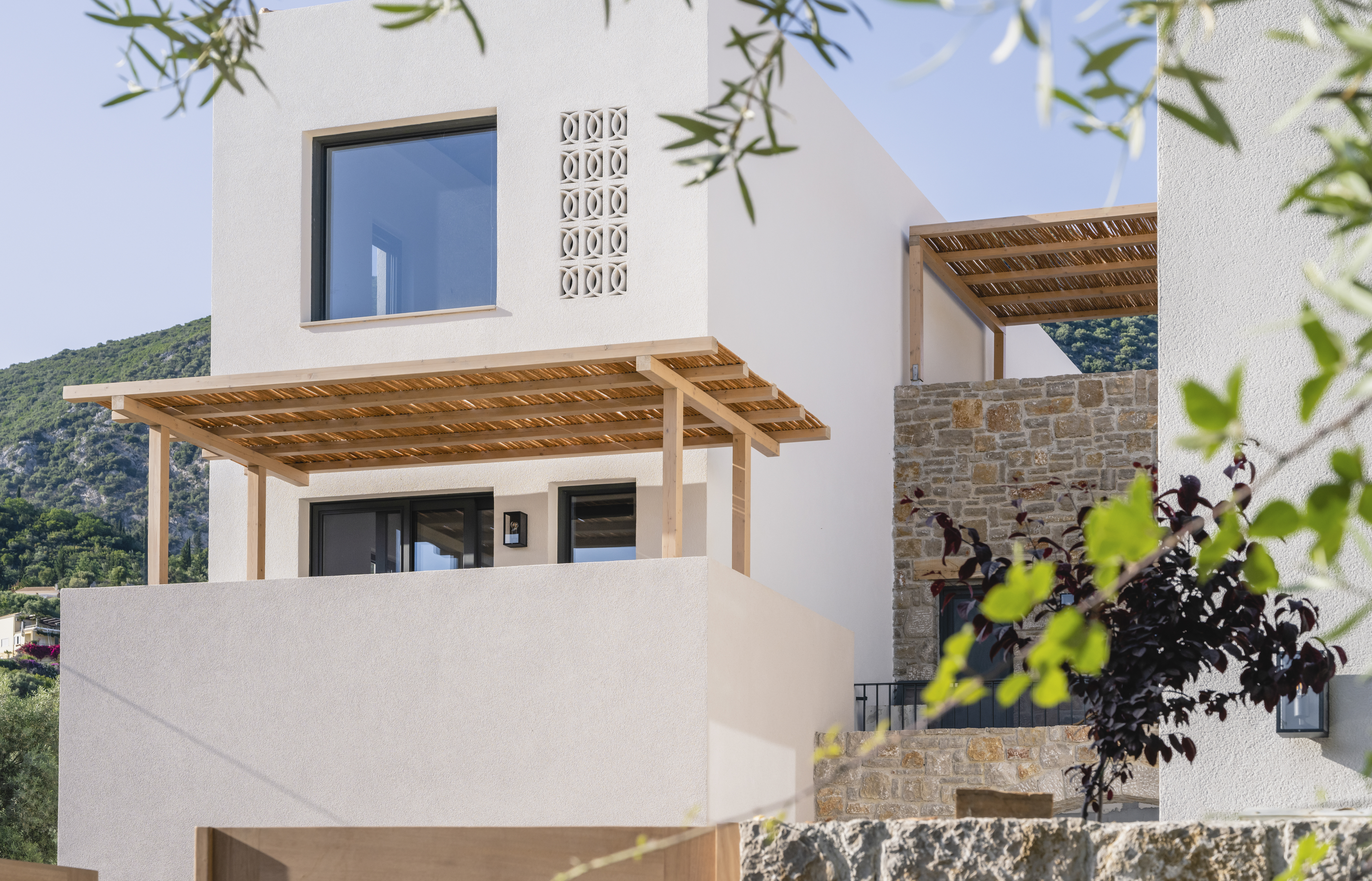 13 Keys Suites